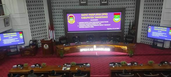 Situasi rapat paripurna di Gedung Dewan Perwakilan Rakyat Daerah (DPRD) Kabupaten Tangerang terkait pembahasan tiga Raperda baru dan penyelarasan pembangunan desa, Selasa (2/6/2026). (ISTIMEWA)