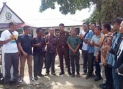 Tolak kekerasan terhadap wartawan , puluhan wartawan melakukan aksi di depan kantor Kejari Padang lawas