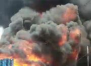 Dahsyat..! Kebakaran Lapak Di Keroncong Kecamatan Jatiuwung Tangerang