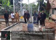 Tower BTS Milik PT CMI, Diduga Belum Kantongi Izin Di Pasang Sticker Stop Aktivitas Oleh Wasdal DTRB Di Pematang Tangerang 