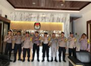 Kasatgas Pam Obvit Lakukan Pengecekan Personil PAM Kantor Penyelenggara Pemilu Kabupaten Tangerang