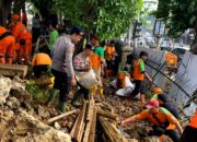 Upaya Polisi Dan 3 Pilar Dengan Adanya Tanggul Jebol di TL Pertigaan HeK Kramatjati