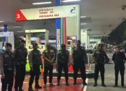 Cegah Praktik Kecurangan Tim Patroli Presisi Polres Jakut Beri Himbauan Di SPBU Kelapa Gading