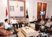 Kompolnas Lakukan Pemantauan Kesiapan Operasi Ketupat 2024 Di Polda Jatim Bersama Kapolri Dan Menteri Perhubungan