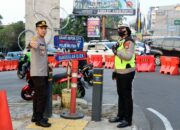 Wakapolres Metro Depok Terjun Langsung Pengaturan Lalu Lintas Urai Kemacetan