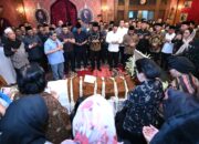 Presiden RI Ir H Joko Widodo Bertakziah ke Rumah Duka Almarhumah Mooryati Soedibyo