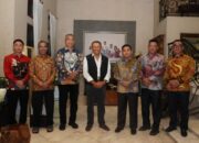 Pererat Silaturahmi Kapolda Metro Jaya Sambangi Kediaman Jenderal Pol (Purn) Drs. Nanan Soekarna