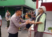 Bentuk Kepedulian Sesama, Polrestro Jaktim Bagikan 300 Paket Nasi Box Kepada Warga Yang Membutuhkan 