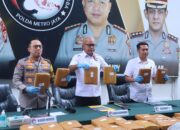 Direktorat Reserse Narkoba Polda Metro Jaya Berhasil Ringkus 2 Residivis Pengedar Ganja Seberat 99 Kg