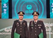 Kapolri Beri Dua Anggotanya Pin Emas Atas Prestasi Saat Pendidikan Di UEA