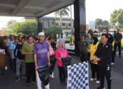 Peringati Hari Bhayangkara Ke-78, Kapolresta Bersama Forkopimda Kabupaten Cirebon Gelar Olahraga Bersama Dan Aksi Pungut Sampah