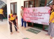 HUT Bhayangkara ke 78, Kapolsek Cipayung dan Anggota Bersih-bersih Di Masjid Al Barkah Serta Berikan Bantuan