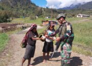 Prajurit Habema Bagi Makanan Gratis, Warga Yauria Riang Gembira