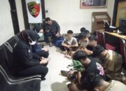 Polisi Lakukan Pemeriksaan Urine Terhadap Siswa PGRI 1 Halim Yang Tertangkap Hendak Tawuran