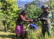 Satgas Yonif 509 Kostrad Gotong Royong Dengan Masyarakat Papua   