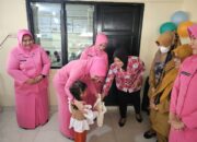 Bhayangkari Polres Metro Tangerang Kota beserta Sidokkes Ambil Peran Dalam Pekan Imunisasi Nasional