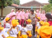 Kapolresta Cirebon Kunjungi TK Kemala Bhayangkari 28 Cabang Kota Cirebon