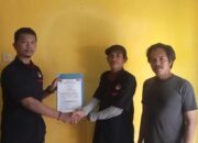 Ketua Lsm PPUK Dpd Provinsi Banten Dan Sekretaris Lakukan Serah Terima Sk DPC PPUK Kab Tangerang 