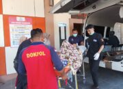 Ambulans Dokkes Polresta Cirebon Bantu Rujuk Warga Sidawangi ke RSUD Waled