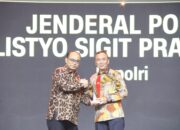 Kapolri Raih Penghargaan Extraordinary Dedication of Patriotism