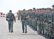 Pangdam VI/Mulawarman Sambut Satgas Pamtas RI-Malaysia Yonarmed 11 Kostrad