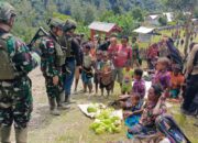 Satgas Habema Bantu Ekonomi Warga Titigi Dengan Borong Hasil Tani