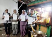 Ketua UMKM Mandiri Karnia, SE Memberikan Sertifikat Halal Dan NIB Kepada Pelaku Usaha UMKM Secara Gratis
