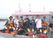 Kasad Resmikan 50 Sumber Air Bersih Dan Serahkan Perahu Ponton Pengangkut Sampah Di Toba