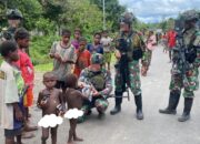 Anak-Anak Massi Sambut Gembira Komsos Satgas Marinir Habema