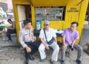 Sambang warga Dalam Rangka Cooling System Jelang Pilkada, Bhabinkamtibmas Polsek Cipayung Sampaikan Hal Penting