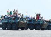 Silang Monas Bak Lautan Manusia, Antusias Saksikan Puncak HUT ke-79 TNI