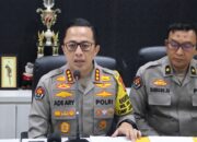 Polri Mengusung Misi Kemanusiaan Dalam Penanganan Kebakaran Pabrik Pakan Ternak Di Bekasi