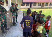 Anak-Anak Faitmayaf Semangat Ikuti Pelajaran Baris-Berbaris Satgas Habema