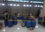 Gudang Produksi Miras Polsek Cisauk Di Tangsel Digrebek, 3 Jeriken Arak Disita