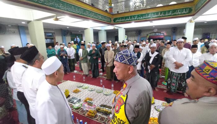 Polsek Pondok Gede Hadir Di Peringatan Maulid Nabi, Jaga Kondusivitas Jelang Pilkada 2024