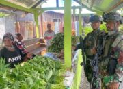 Warga Muara Sambut Antusias Rosita Satgas Marinir Habema