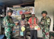 Berbagi Kasih, Satgas Habema Bagikan Sembako ke Warga Kago