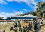 Kegembiraan Warga Eronggobak Sambut Komsos Habema