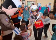Ditlantas Polda Metro Jaya Bersama Polres Metro Jakarta Pusat Gelar Trauma Healing Untuk Korban Kebakaran Di Kebon Kosong