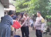 Kapolsek Kedungwaringin AKP Aliyani Gelar Jumat Berkah, Bagikan Sembako Untuk Warga Kurang Mampu