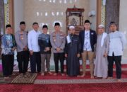 Kapolres Metro Bekasi Gelar Safari Jumat Kamtibmas, Bagikan Puluhan Al-Qur’an ke Masjid Raya Al Azhar Jababeka
