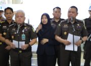 Penyidik pada JAM PIDSUS Tetapkan Dan Tahan 7 Tersangka Perkara Tata Kelola Minyak Mentah Di PT Pertamina