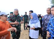 Kompak, Aksi Bersih Pantai Peringatan HPSN 2025 Di PPU Kaltim Libatkan Kodam VI/Mlw Dan Komponen Lainnya