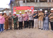 Gelar Safari Kamtibmas, Polrestro Bekasi Serahkan Bantuan 100 Sak Semen Untuk Pembangunan Gereja