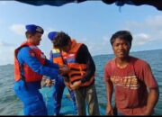 Satpolairud Polres Kepulauan Seribu Bagikan Takjil Dan Life Jacket Gratis Dalam Patroli Laut