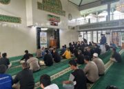 Polisi Gelar “Satu Jam Mengaji” Di Masjid Al-Manar TVRI, Ajak Warga Makmurkan Masjid