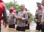 Kapolres Metro Jakarta Timur Tinjau Lokasi Banjir Di Tanjung Sanyang Cawang, Banjir Kiriman Dihantam Secara Mendadak