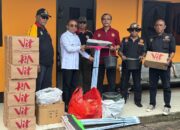 Pengurus Pokdarkamtibmas Bhayangkara Daerah Metro Jaya Berikan Bantuan Kepada Para Korban Banjir Di Bekasi