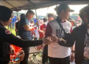 Polisi Bagikan Air Dan Layanan Kesehatan di May Day, Kapolres: Ini Bentuk Pelayanan Kami