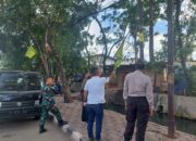 Polisi, TNI dan Satpol PP Tertibkan Puluhan Bendera Ormas Di Tangerang